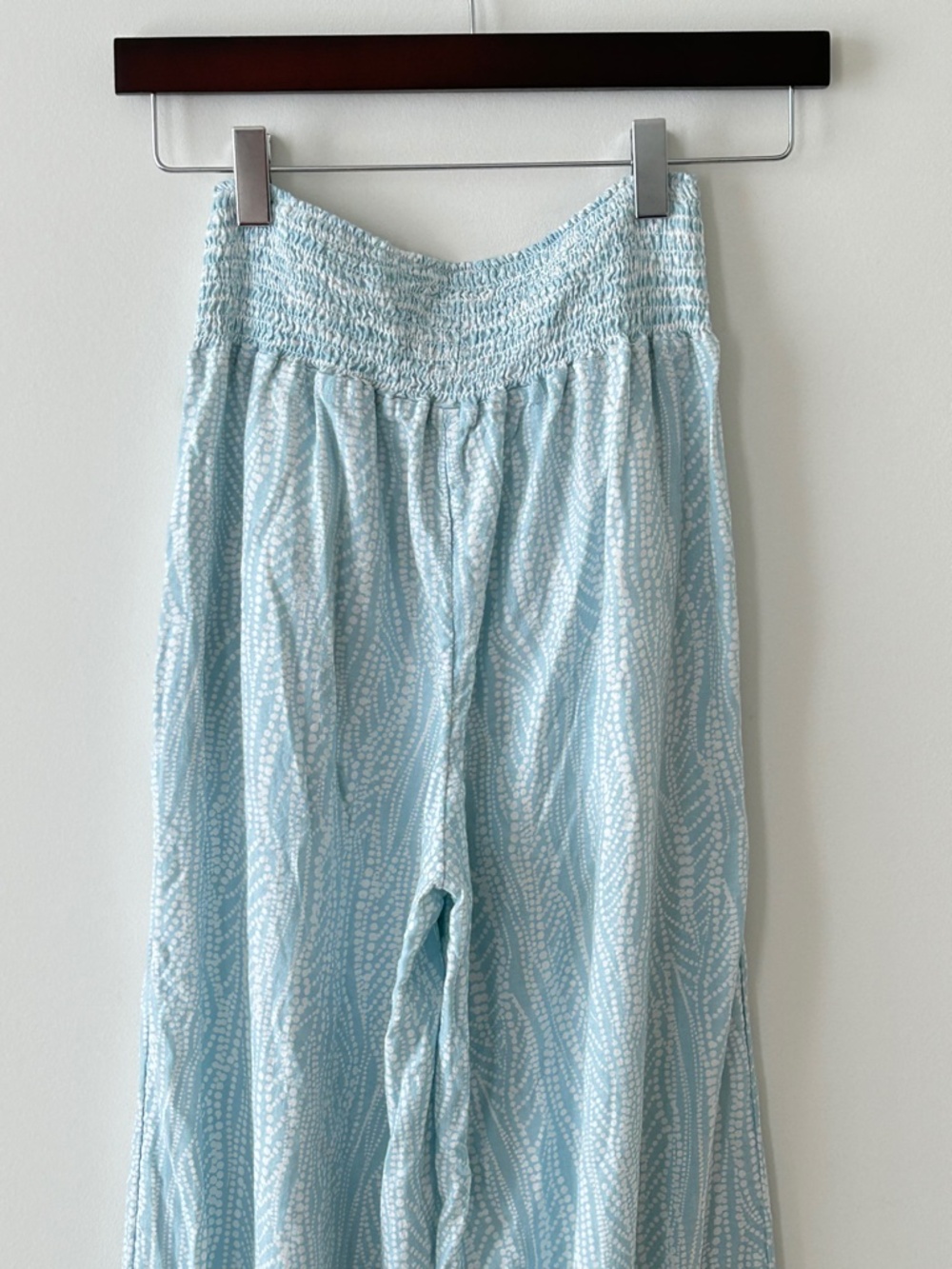 Joie Linen Blend Wide Leg Smocked Waist Light Blue & White Pants - Picture 10 of 16